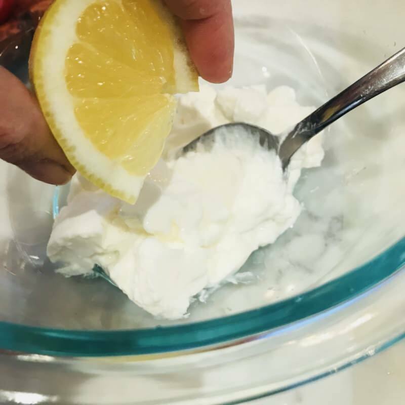 Koje su prednosti jogurta i limunske maske za kožu? Maska od domaćeg jogurta i limuna