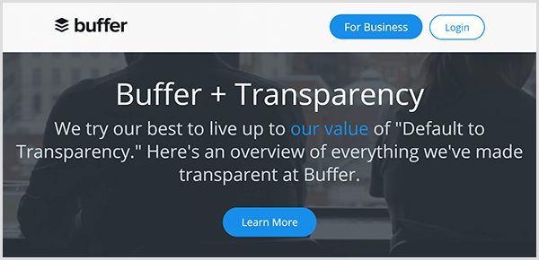 Internetska stranica Buffer za radikalnu transparentnost tvrtke ima tamnu pozadinu s tekstom Trudimo se najbolje da prilagodimo svojoj vrijednosti zadanoj za transparentnost. Evo pregleda svega što smo učinili transparentnim u puferu. Ispod teksta pojavljuje se plavi gumb Saznajte više.