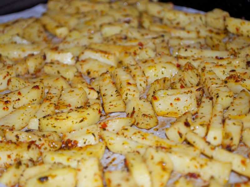 Kako napraviti začinjeni krumpir u pećnici? Najlakši recept za pečeni začinjeni krumpir