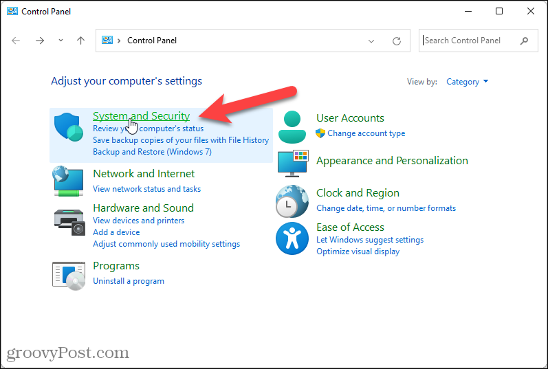 Kliknite Sustav i sigurnost na upravljačkoj ploči u sustavu Windows 11