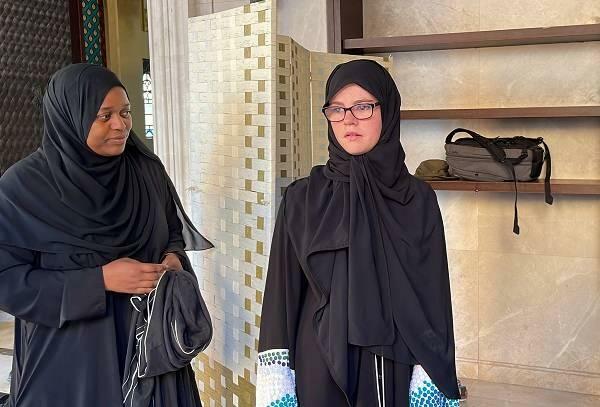 2 turista su prešla na islam u Kataru