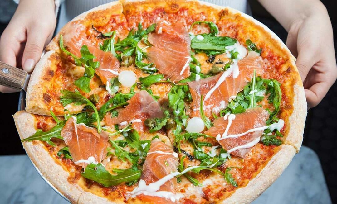 Kako napraviti pizzu sa lososom? Sjajan recept za pizzu od dimljenog lososa