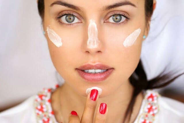 Za čišćenje prave kože: Odmarajte se od šminke
