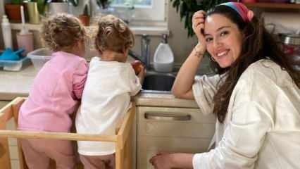 Dijeljenje majke blizanke Pelin Akil zbog čega se njena djeca osmjehuju