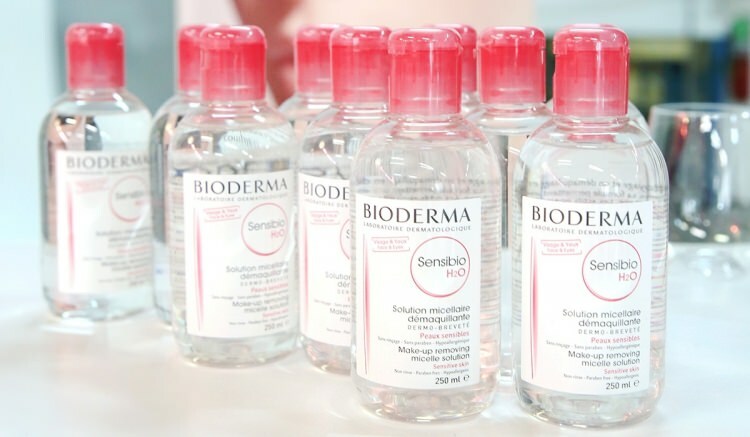 Da li netko koristi bioderma Sensibio H2O pročišćavač micelarne vode? Voda za uklanjanje šminke Bioderma