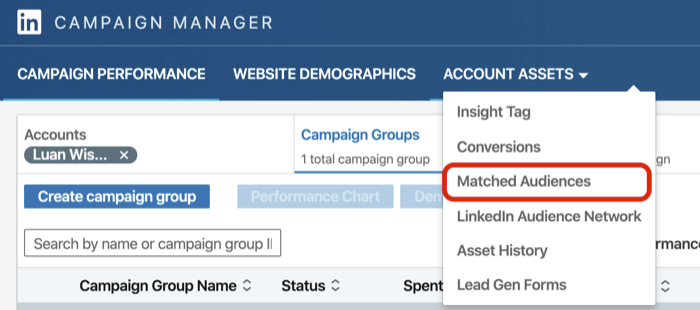 odaberite padajuću publiku s padajućeg izbornika sredstva na računu u LinkedIn Campaign Manageru