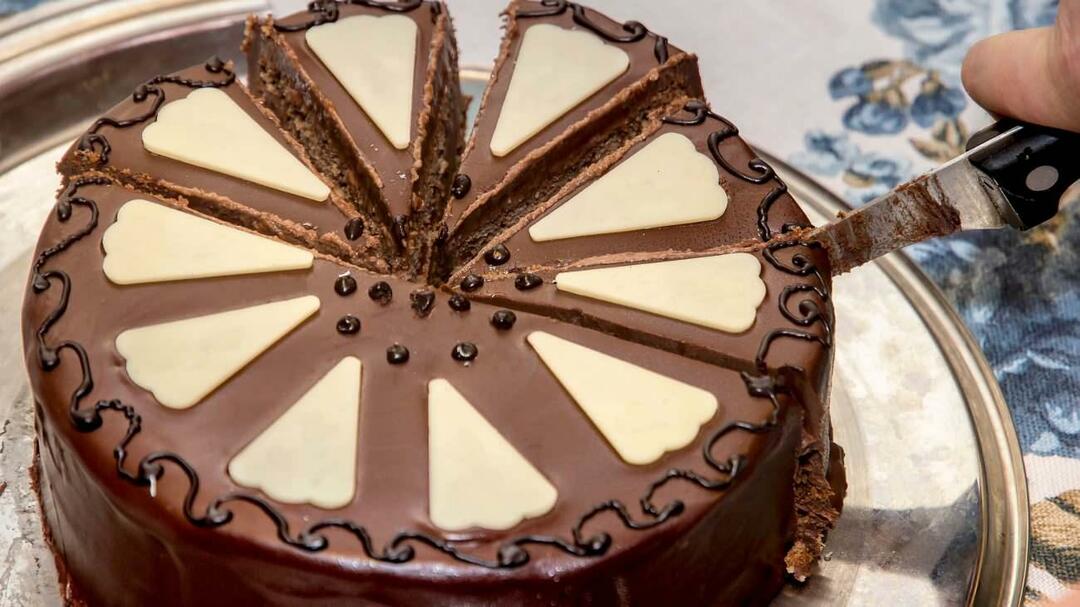 Kako rezati tortu? Kako izrezati okruglu tortu? Tehnike rezanja pite