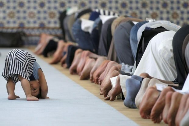 Kako djecu naučiti molitvi i Kur'anu? Vjerski odgoj djece ...