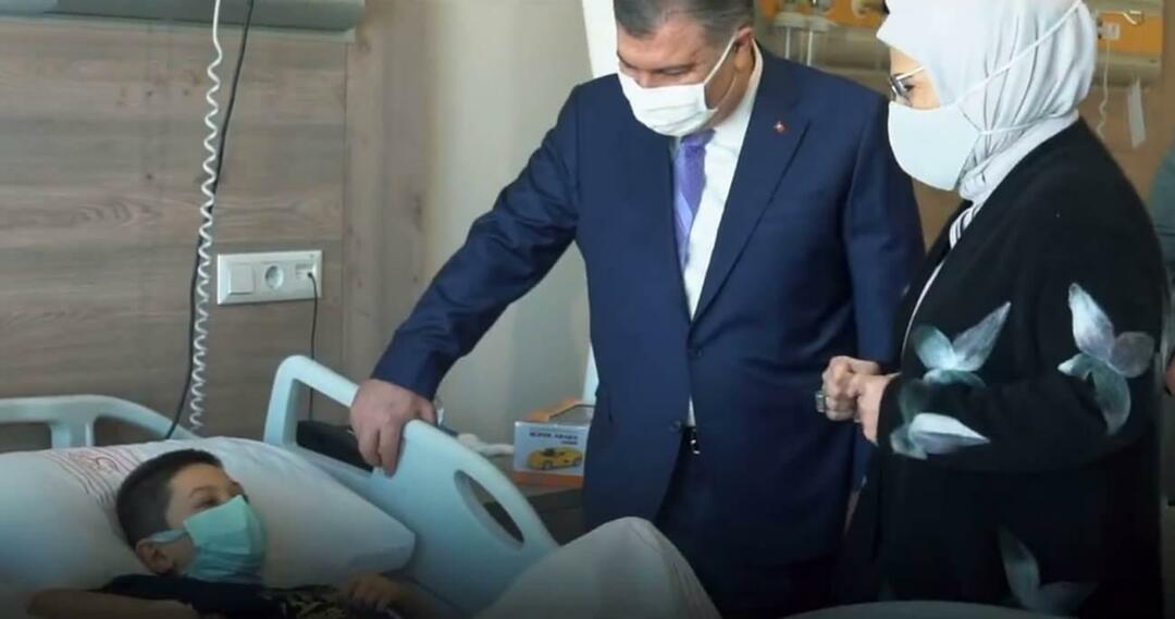 Emine Erdoğan je sa Fahrettinom Kocom posjetila djecu oboljelu od raka