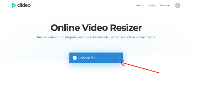 prenesite video u Clideo Online Video Resizer