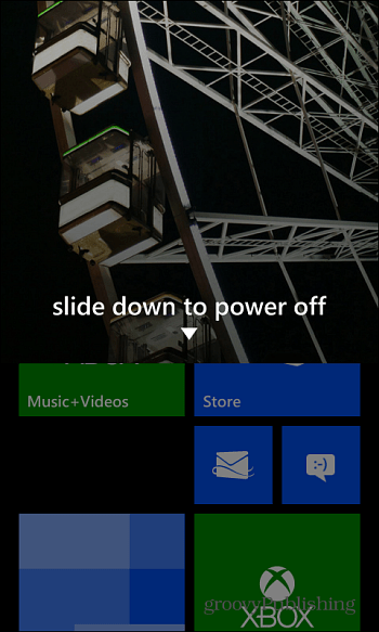 Preokrenite prema dolje da biste isključili Windows Phone 8