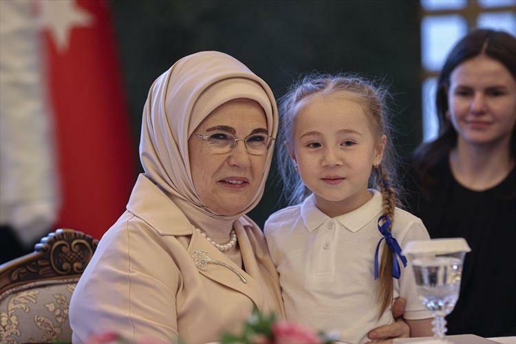 Emine Erdoğan obilježila Međunarodni dan djevojčica