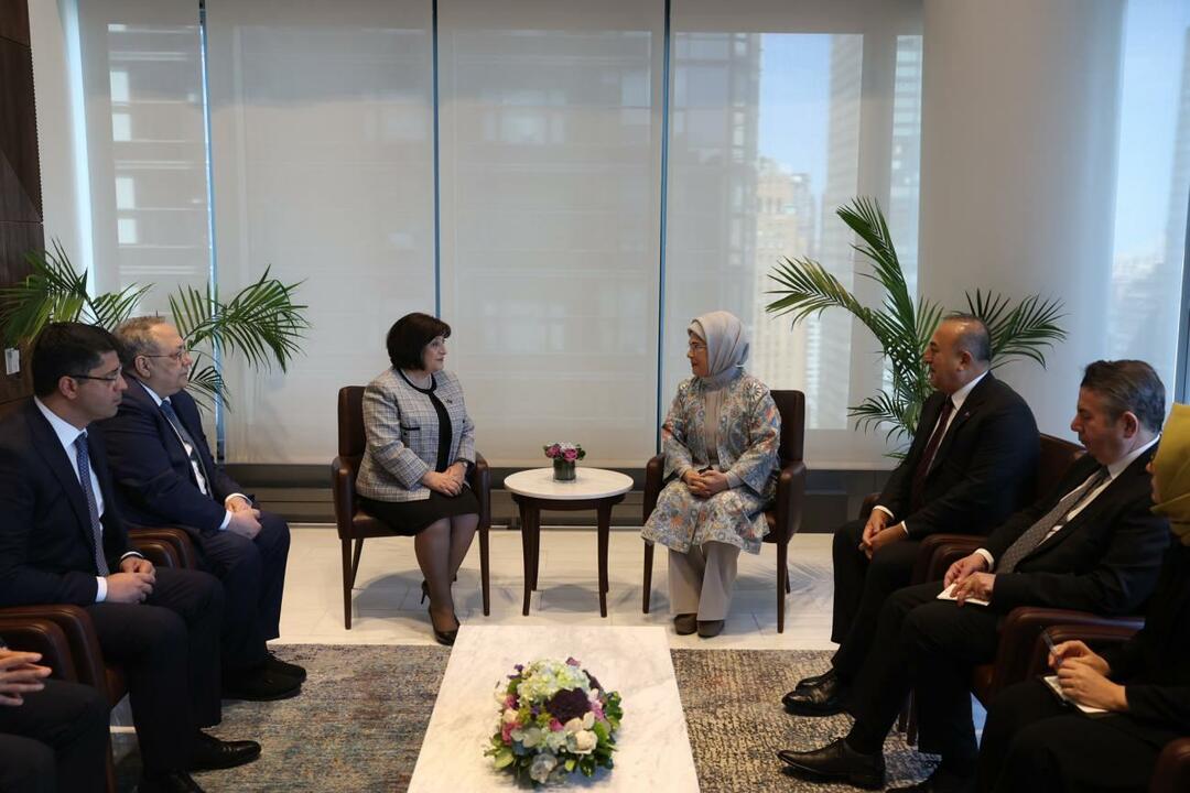 Emine Erdoğan sastala se u New Yorku s predsjednicom azerbajdžanskog parlamenta Mistress Gafarovom