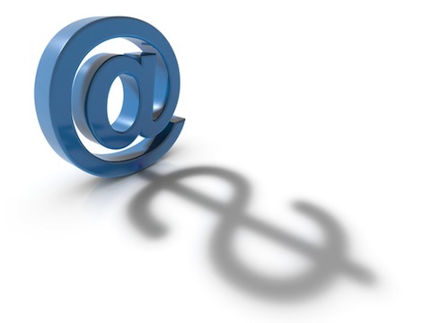 koncept za e-trgovinu simbola adrese e-pošte i simbola dolara u kombinaciji