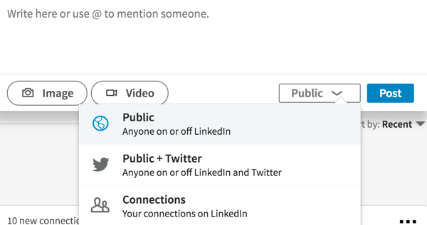 Da biste LinkedIn post učinili svima vidljivim, s padajućeg popisa odaberite Javno.