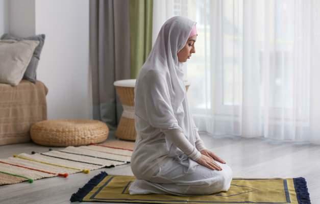 Što znači moliti se kod kuće u snu