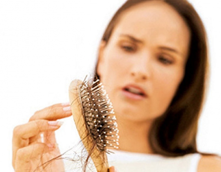 Da li grebanje kose sprečava gubitak?