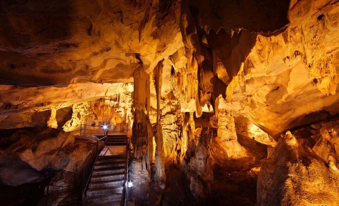 Prizori iz pećine Dupnisa