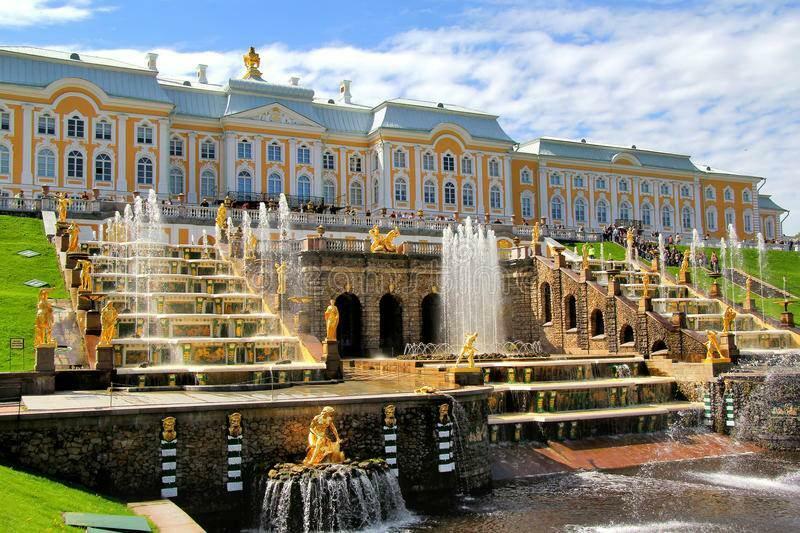 Peterhofska palača