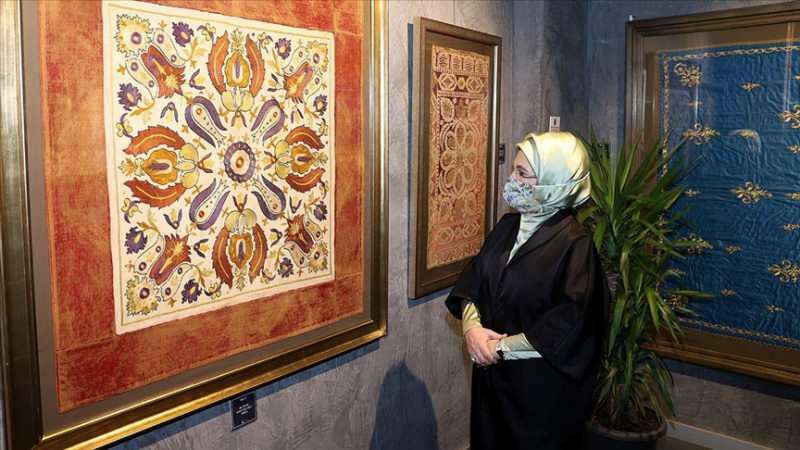 Prva dama Erdoğan posjetila je izložbu "Stitch dodir srca"!