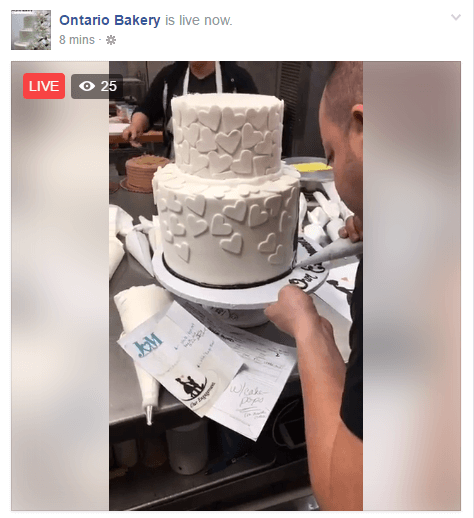 Ovaj prijenos uživo omogućuje gledateljima da vide kako pekara ukrašava svadbene torte.