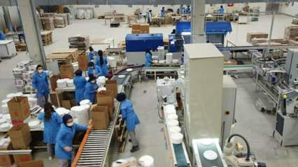 Sve zaposlenice ove tvornice od pakiranja do utovara su žene!