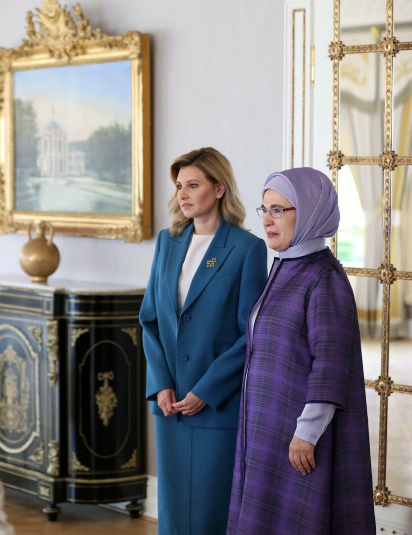 Emine Erdoğan ugostila je Olenu Zelenskaya, suprugu predsjednika Ukrajine