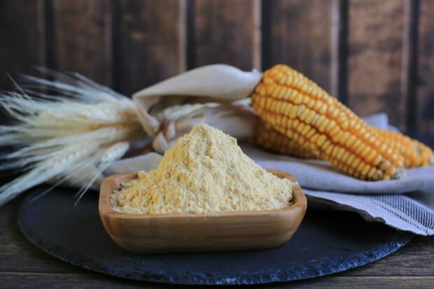 PREDNOSTI kukuruznog brašna na koži