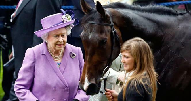 Kraljica Elizabeth i njezini konji 
