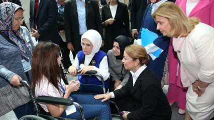 Dijeljenje "Međunarodnog dana osoba s invaliditetom" prve dame Erdoğan!
