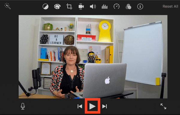 Kliknite Reproduciraj za pregled videozapisa u iMovieu.