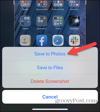 Dodirnite Spremi u fotografije prilikom uređivanja snimke zaslona iPhonea