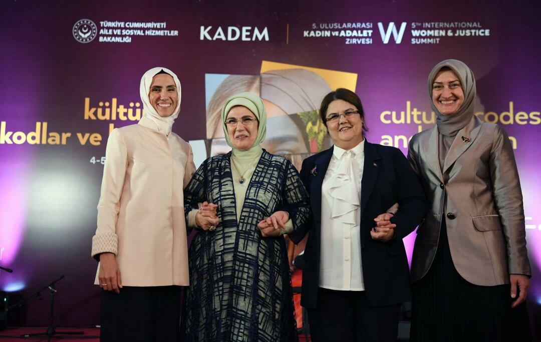 Prva dama Erdoğan sastala se s Kaoutarom Krikouom, ministrom nacionalne solidarnosti, obitelji i statusa žena Alžira.