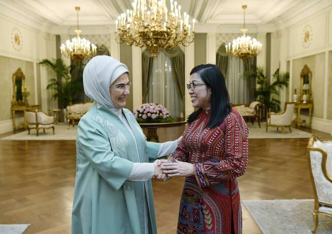Prva dama Erdoğan i premijer Vijetnama