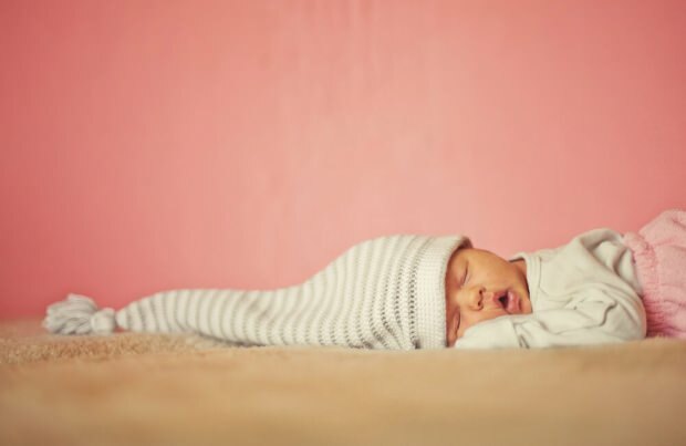 Što treba učiniti s bebom koja ne spava?
