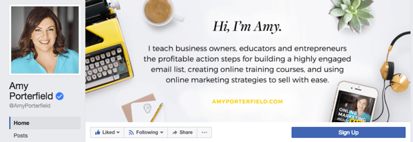 Amy Porterfield ima poslovnu stranicu koja sadrži profesionalnu fotografiju profila i naslovnu stranicu koja ističe proizvode i usluge koje njezino poslovanje nudi.