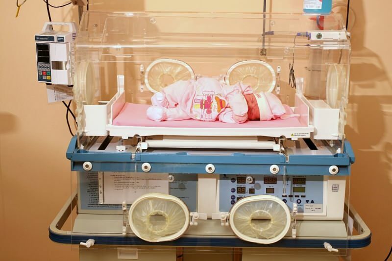 Koliko dana bebe ostaju u inkubatoru? Značajke inkubatora