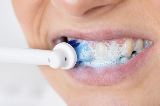 uporaba četkica za zube