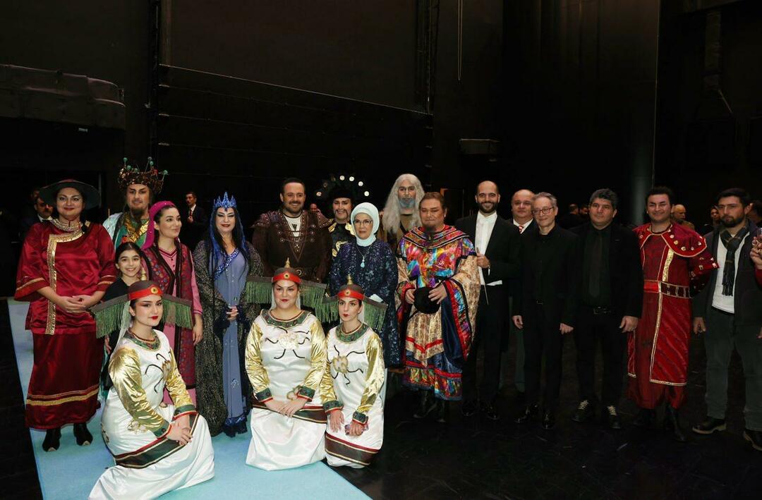 Emine Erdoğan gledala je operu Turandot