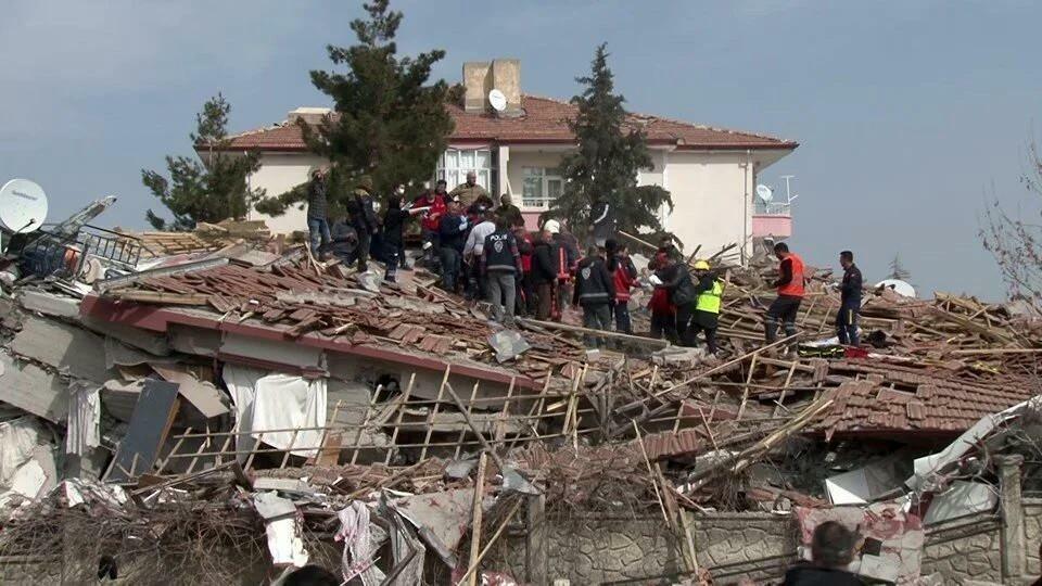 Emine Erdoğan prenijela je najbolje želje svim građanima koji su pogođeni potresom u Malatyi