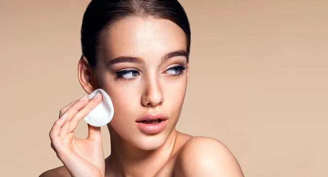 Kako se njeguje koža nakon šminkanja?