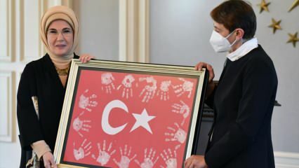 Prva dama Erdoğan sastala se s učiteljima!