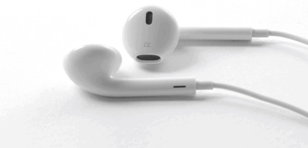 Treba li Apple Ditch EarPods na novim iPhoneima?