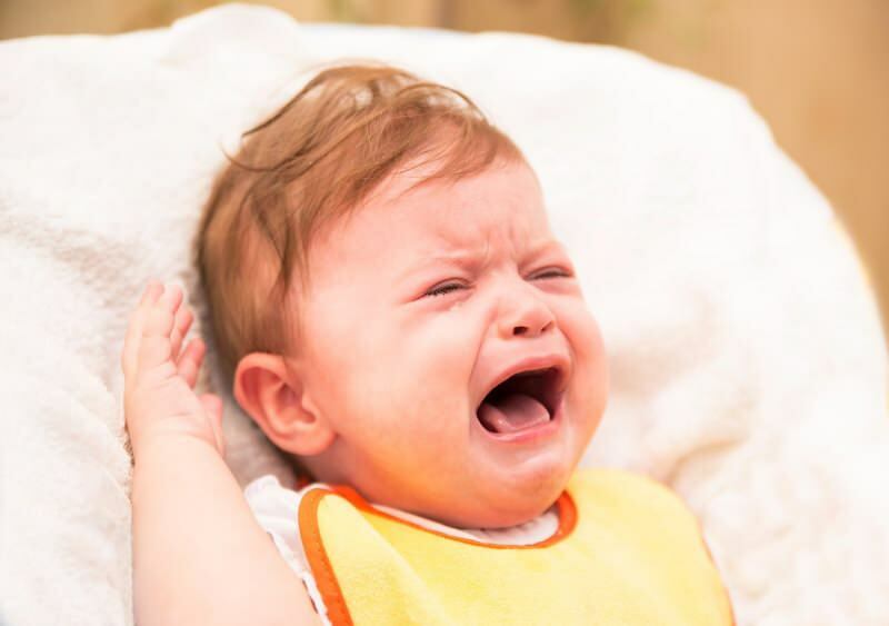 Je li štetno tresti bebe kako stoje? Kako napustiti stojeću naviku ljuljanja?