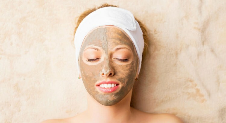 Za ispravno čišćenje kože: Nanesite masku od gline