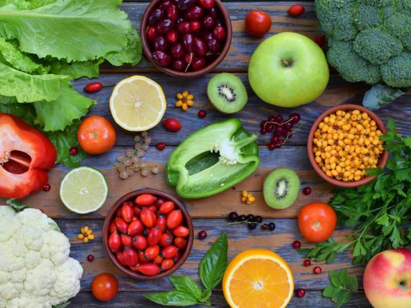 Hrana bogata antioksidansima je rajčica i češnjak