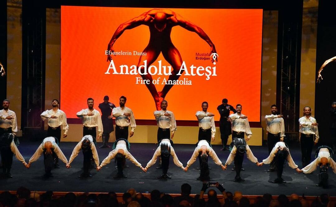  2. Korkut Ata Festival turskog svjetskog filma Vatra Anatolije plesna skupina