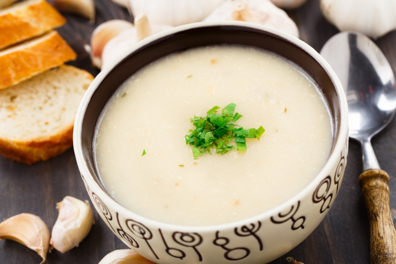 Kako napraviti juhu od češnjaka? Prekrasan recept za ljekovitu juhu od češnjaka