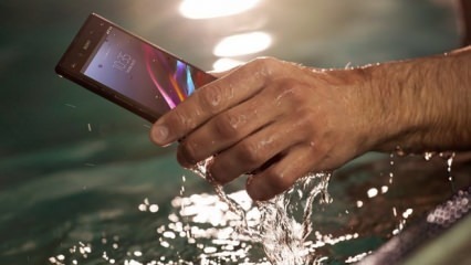 Što treba učiniti na telefonu koji pada u vodu?