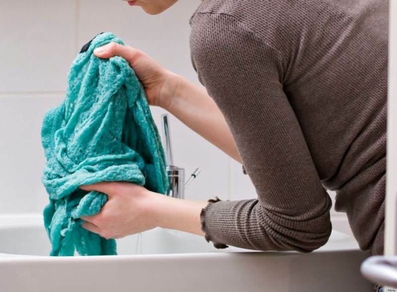 Pranje pokrivača u kadi